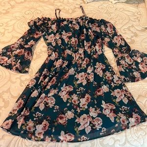 Peach Love California Floral Dress. M. Off shoulder dress w/ sheer bell sleeves
